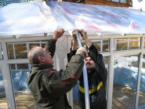Как сделать крышу из поликарбоната своими руками?